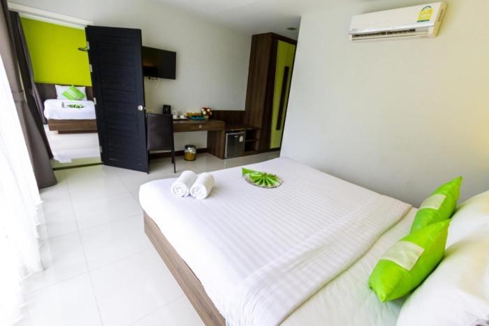 Dipantai Boutique Beach Resort Patong Esterno foto