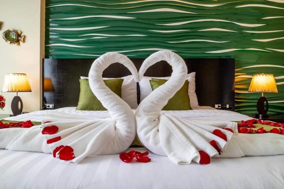 Dipantai Boutique Beach Resort Patong Esterno foto